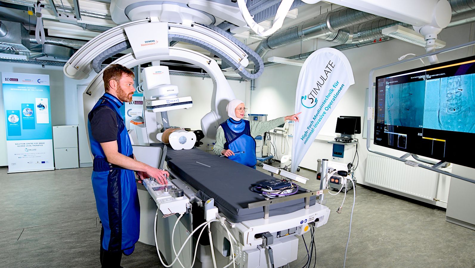 STIMULATE Angiographielabor: C-Arm-Röntgensystem vom Typ Siemens „ARTIS icono biplane“